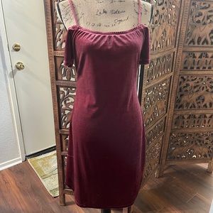 Planet Gold Juniors’ Velvet Cold-Shoulder Dress